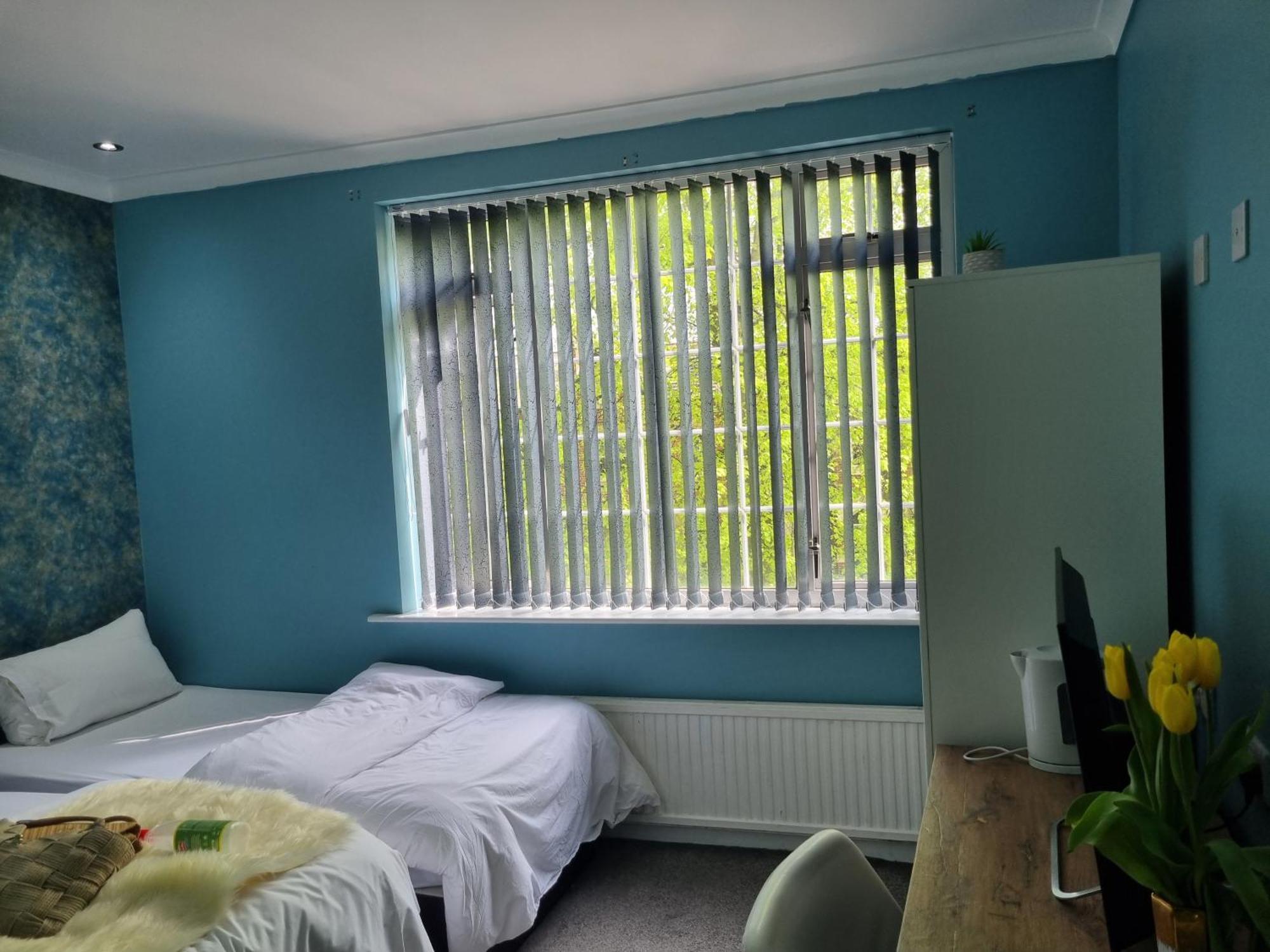 An Exclusive Room In A Hotel In Leeds ลีดส์ ภายนอก รูปภาพ