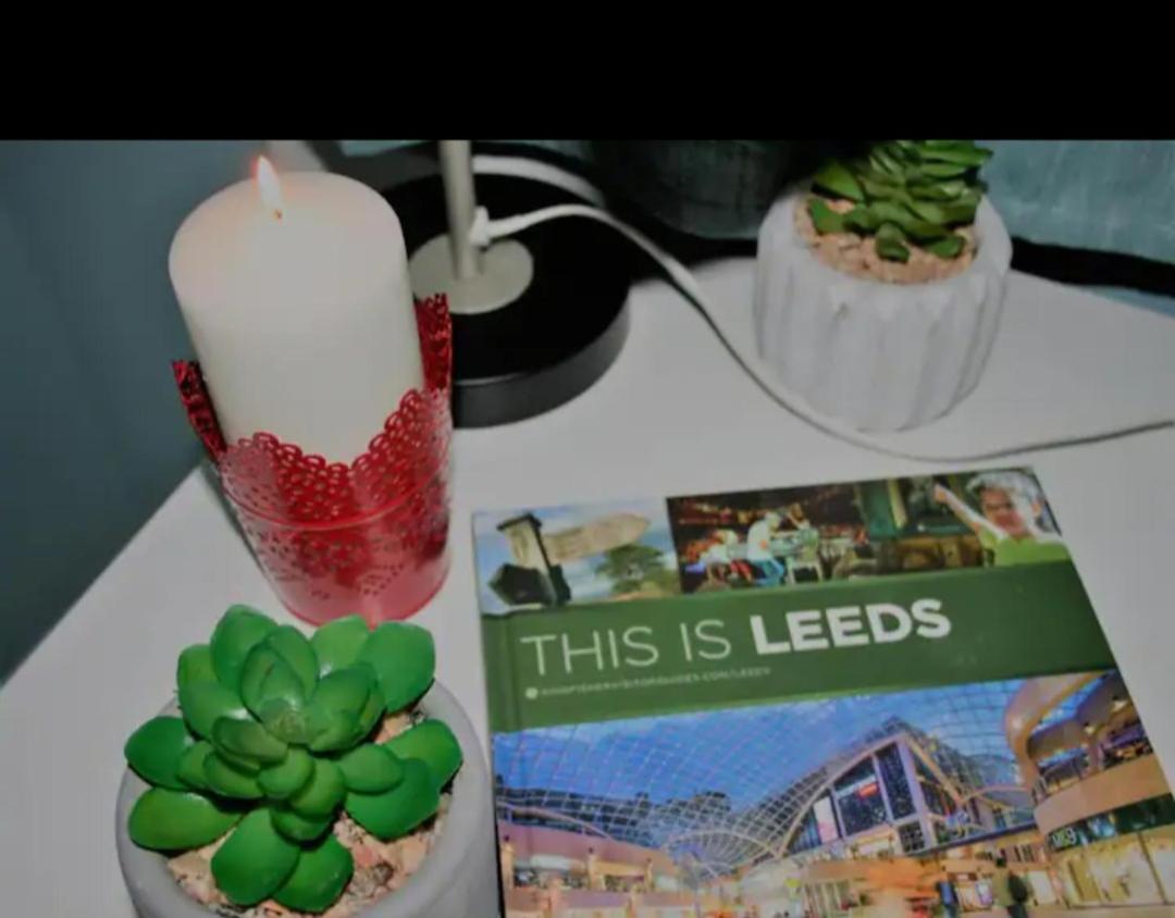 An Exclusive Room In A Hotel In Leeds ลีดส์ ภายนอก รูปภาพ