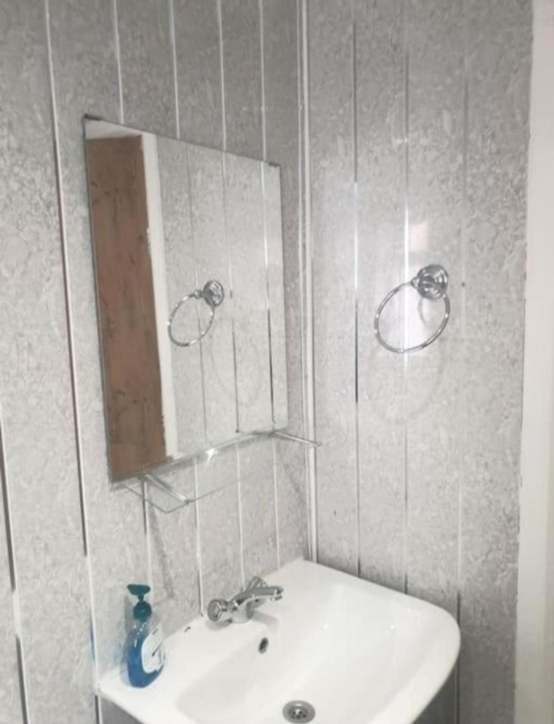 An Exclusive Room In A Hotel In Leeds ลีดส์ ห้อง รูปภาพ